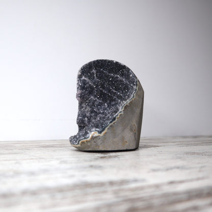 Black Amethyst Cave (1.1kg)